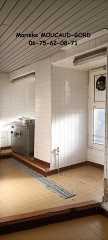 En plein centre de Beauzac 43590 maison de ville traversante ((deux entrées possibles) 270m² dont 132m² habitables 4 chambres