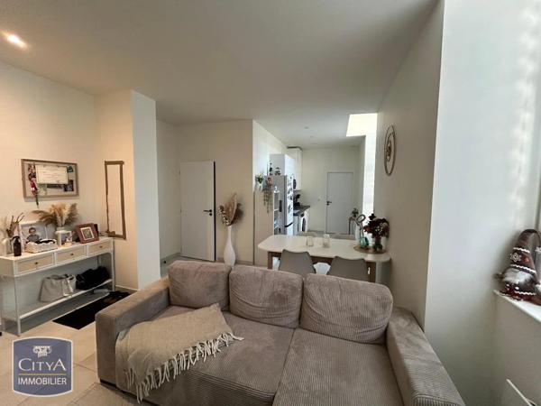 Appartement à louer 2 pièces 47m² Laval (53000)