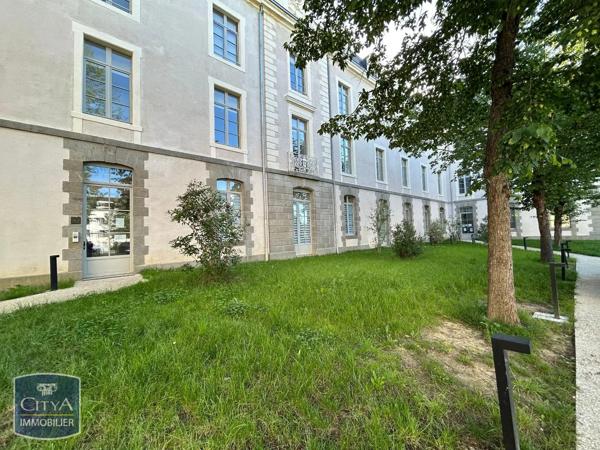 Appartement à louer 2 pièces 47m² Laval (53000)