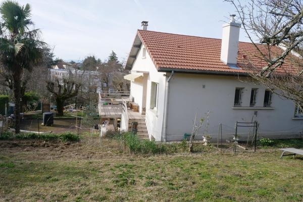 FEYZIN Maison mitoyenne avec sous-sol complet