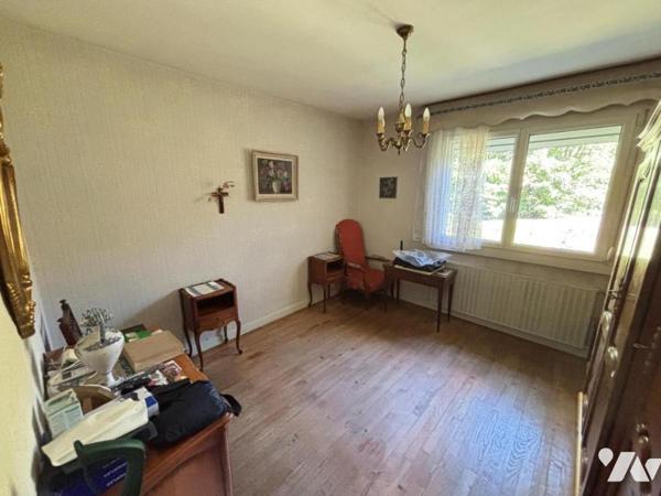 Maison 4 pièces (environ 81 m² habitables) située à proximité du centre