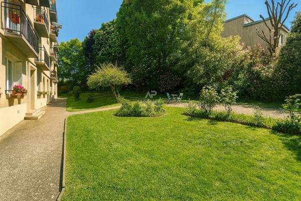 SEVRES CENTRE- APPARTEMENT 3 PIÈCES €350 000 ** - Référence 623-S