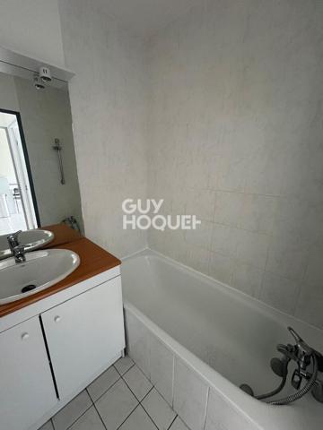 LOCATION d'un appartement T2 (36 m²) à L ISLE D ABEAU