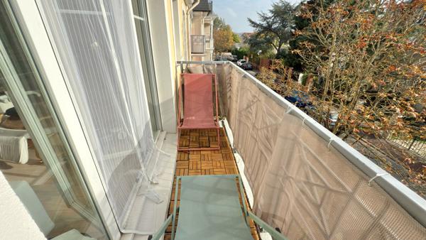 Appartement F3 dans résidence recherchée, proche du centre-ville et de la gare.