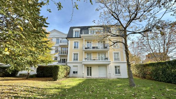Appartement F3 dans résidence recherchée, proche du centre-ville et de la gare.
