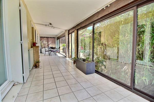 Maison Marignane de type 4 d'environ 138m² sur une parcelle de 440m² avec piscine et garage