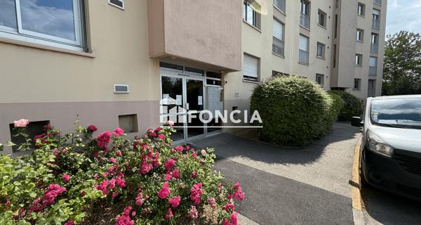 Location Appartement 3 pièces 80.7 m² - Viroflay 78220
