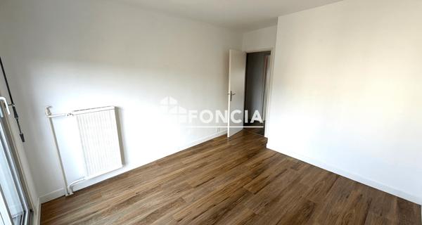 Location Appartement 3 pièces 80.7 m² - Viroflay 78220