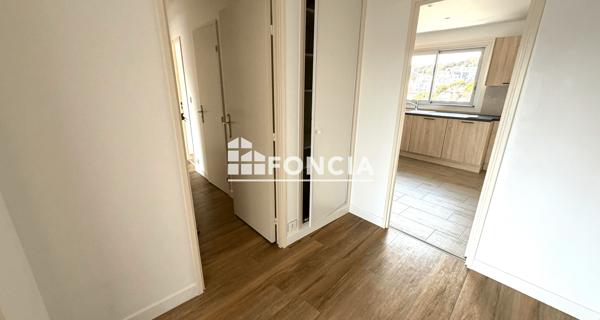 Location Appartement 3 pièces 80.7 m² - Viroflay 78220
