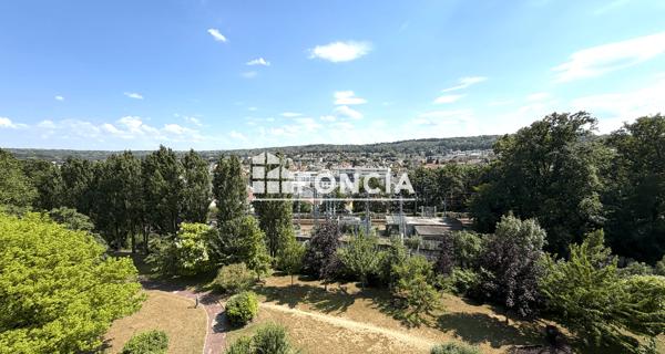 Location Appartement 3 pièces 80.7 m² - Viroflay 78220
