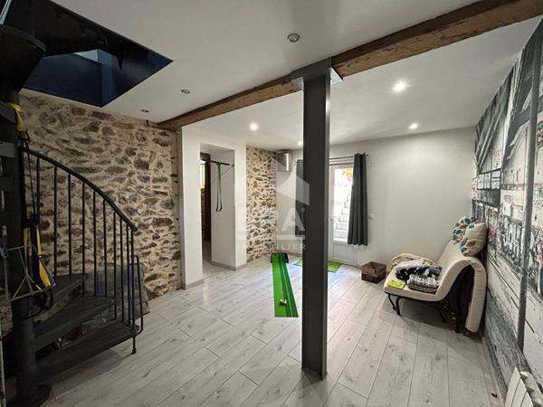 A VENDRE- MONTESQUIEU DES ALBERES - Maison en pierre rénovée de 200 m²