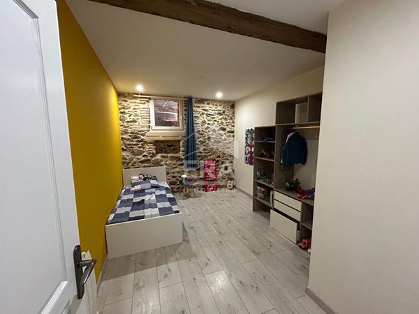 A VENDRE- MONTESQUIEU DES ALBERES - Maison en pierre rénovée de 200 m²