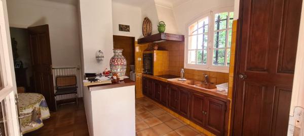 BELLE VILLA DE CARACTERE PLAIN PIED AVEC TERRAIN CONSTRUCTIBLE