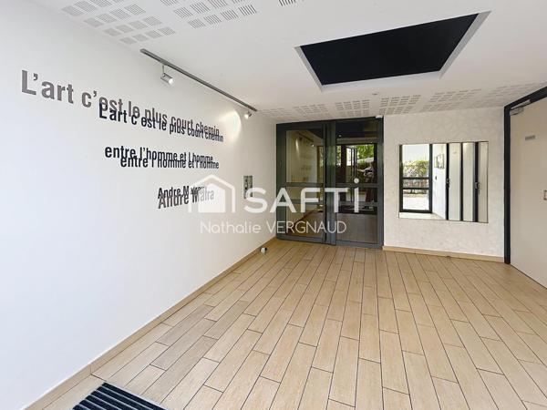 BEL APPARTEMENT LUMINEUX ET TRAVERSANT