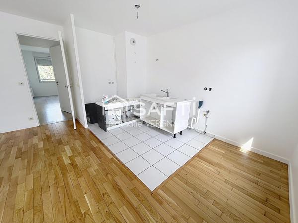 BEL APPARTEMENT LUMINEUX ET TRAVERSANT