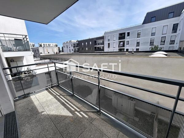 BEL APPARTEMENT LUMINEUX ET TRAVERSANT