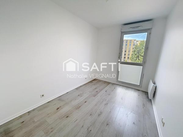 BEL APPARTEMENT LUMINEUX ET TRAVERSANT