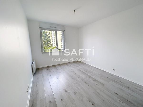 BEL APPARTEMENT LUMINEUX ET TRAVERSANT