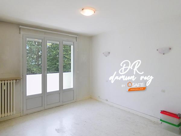 Secteur Fauriel, T4 de 65m², balcon, cave, garage 3V en sus.