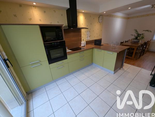 Maison à vendre 6 pièces 101 m² Champs-sur-Yonne