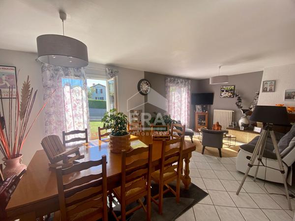 Maison sur sous-sol avec accès plein pied à deux pas du centre ville