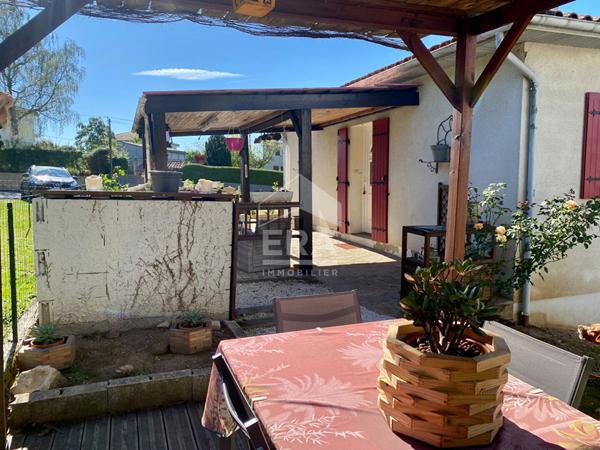 Maison sur sous-sol avec accès plein pied à deux pas du centre ville