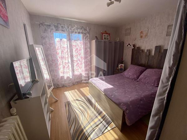 Maison sur sous-sol avec accès plein pied à deux pas du centre ville