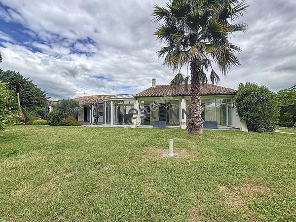 Maison Piolenc 8 pièce(s) d'environ 209m²