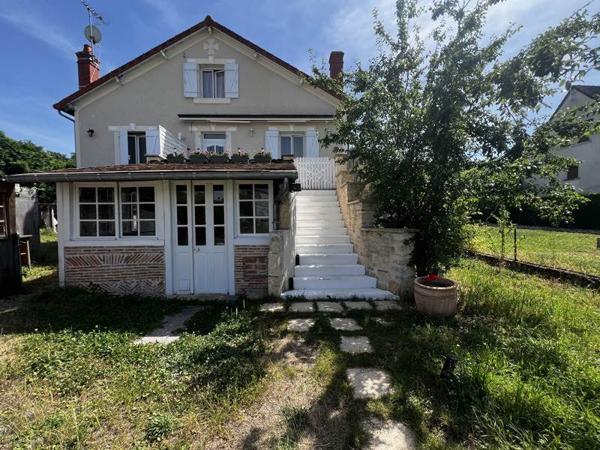 Maison à vendre 99 990 € Saint-Amand-Montrond 4 p 52 m² DPE C