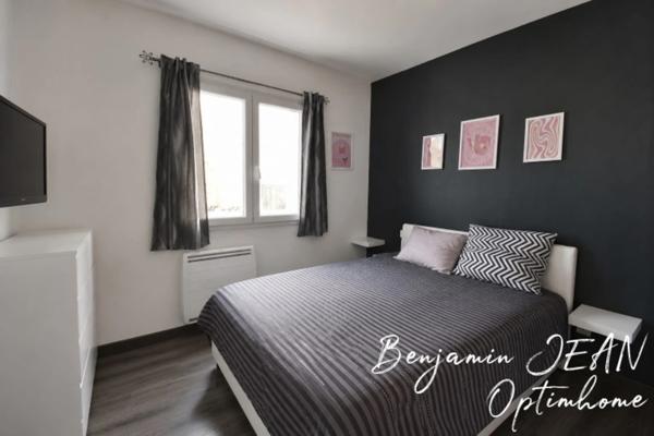 Maison récente de plain-pied f4 avec piscine et cuisine d’été