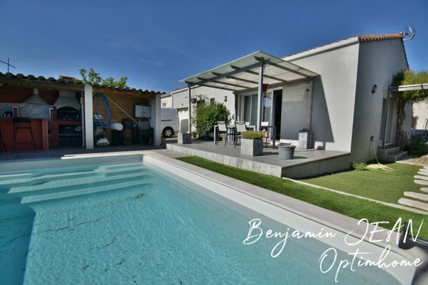 Maison récente de plain-pied f4 avec piscine et cuisine d’été