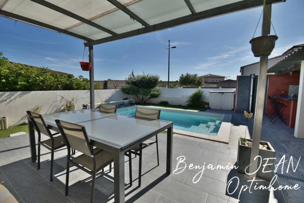 Maison récente de plain-pied f4 avec piscine et cuisine d’été