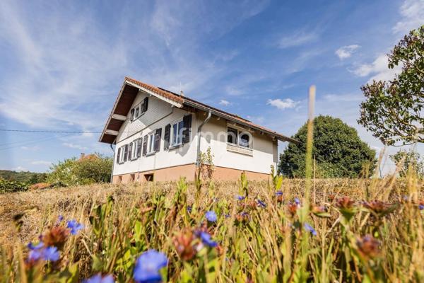 Habitation, Type Chalet, Familiale, sur un Secteur très côté.