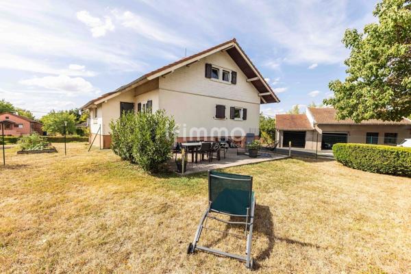 Habitation, Type Chalet, Familiale, sur un Secteur très côté.