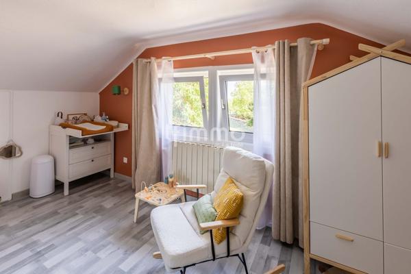 Habitation, Type Chalet, Familiale, sur un Secteur très côté.