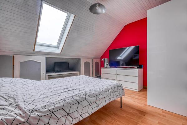 Maison parfaite pour une grande famille – 6 chambres, jardin et impasse