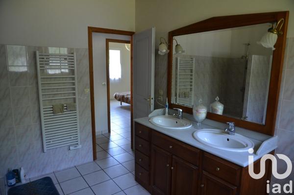 Maison 4 pièces de 144 m² à Gardonne (24680)