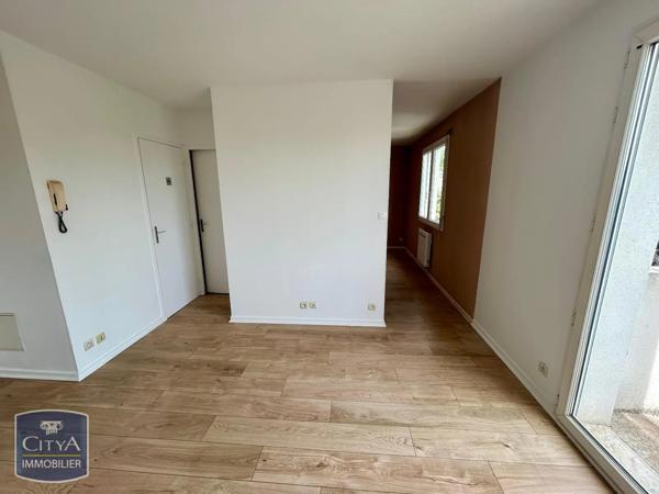 Appartement à louer 1 pièce 28.42m² Cholet (49300)