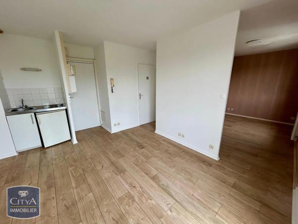 Appartement à louer 1 pièce 28.42m² Cholet (49300)