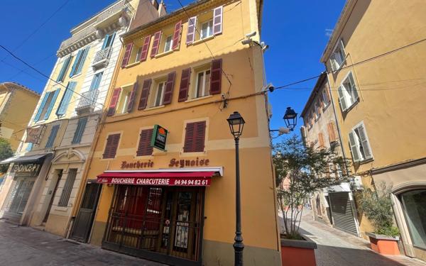 Immeuble à vendre    3 pièces • 147 m2 La Seyne-sur-Mer