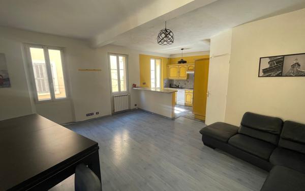 Immeuble à vendre    3 pièces • 147 m2 La Seyne-sur-Mer
