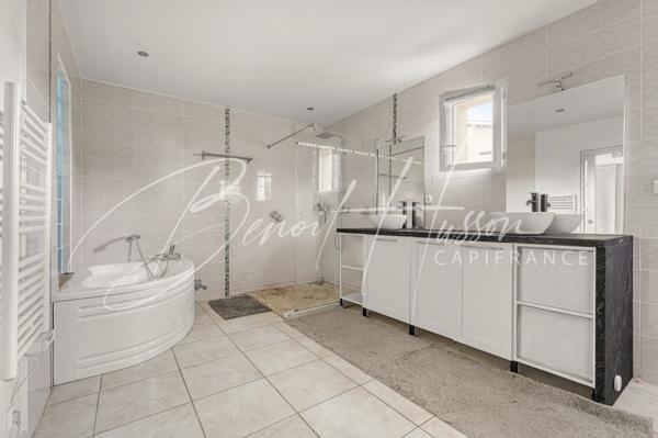 Maison T7 de 192m² avec piscine sur terrain de 2000m²