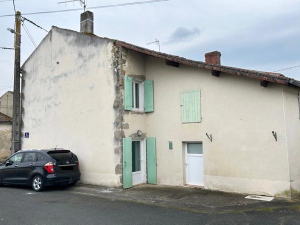 JOLI LOGEMENT 80 M² sur 3 niveaux, 2 CHAMBRES, GARAGE ET REMISE NON ATTENANTS