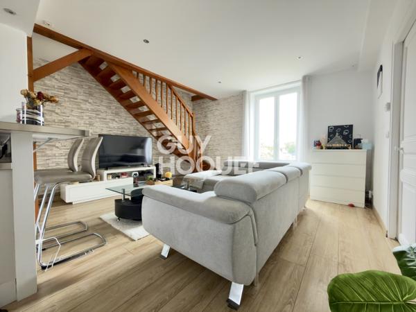 Superbe duplex rénové avec stationnement et espace extérieur à Saint-Brice-Courcelles