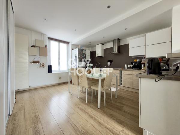 Superbe duplex rénové avec stationnement et espace extérieur à Saint-Brice-Courcelles