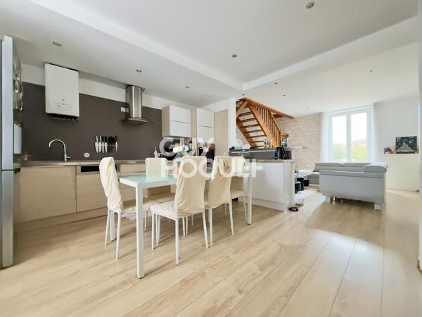 Superbe duplex rénové avec stationnement et espace extérieur à Saint-Brice-Courcelles