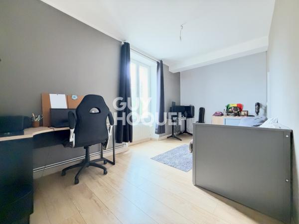 Superbe duplex rénové avec stationnement et espace extérieur à Saint-Brice-Courcelles