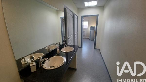 Murs commerciaux  à vendre 975 m² Menneville