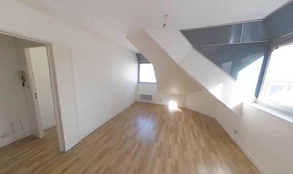 Vente                                                      Appartement
                        
                     2 pièces                      37 m2                     à Nantes