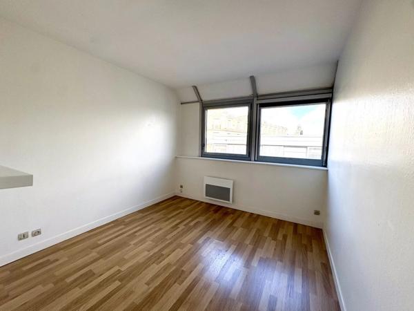 Vente                                                      Appartement
                        
                     2 pièces                      37 m2                     à Nantes